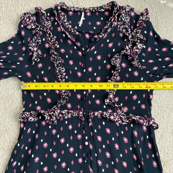 Free People Calico Skies Button Up Dress Women’s Size Medium Navy Blue Floral - Picture 13 of 13